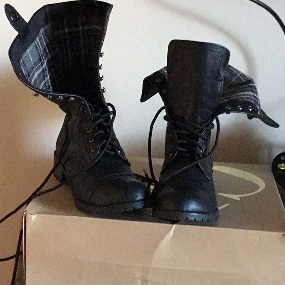 Black boots
